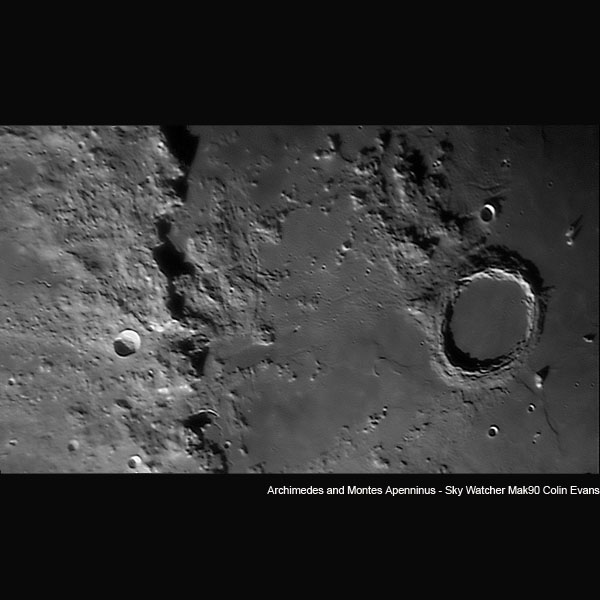 The Skymax -90 tabletop (EQ1) 90mm (3.5") f/1250 Maksutov-Cassegrain Telescope